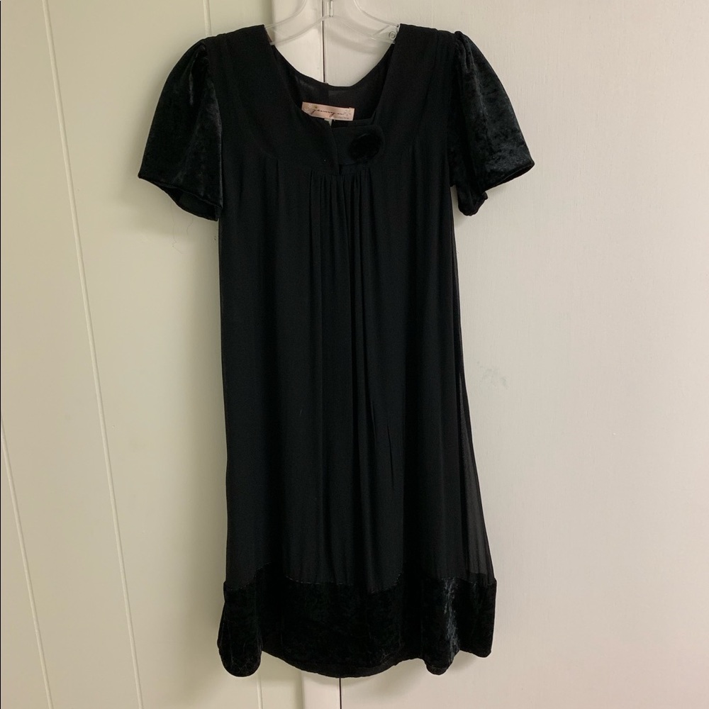 💗SALE💗 NWOT- Little Black Dress 100% silk